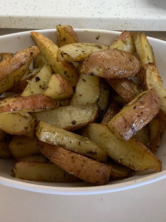 Una foto de Papas Rústicas al estilo Omi