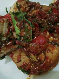 Foto resep Ayam goreng pedas bumbu daun jeruk