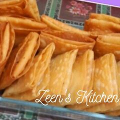 A picture of Samosa Leaves Pockets.