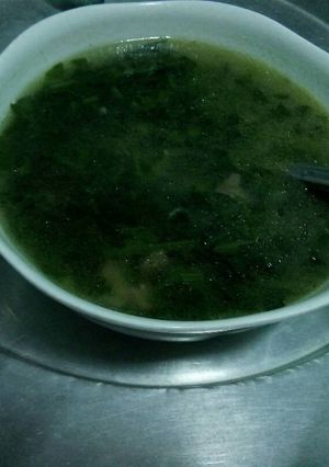 Hình của món Canh bó xôi nấu thịt bò.