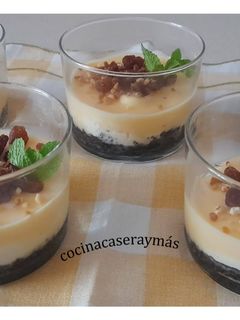 Una foto de Lemon curd con frutos secos