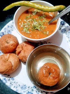 રાજસ્થાની દાલબાટી(Rajasthani Dalbati Recipe In Gujarati) રેસીપી મુખ્ય ફોટો