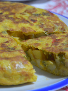 Una foto de Tortilla de patatas con piperrada