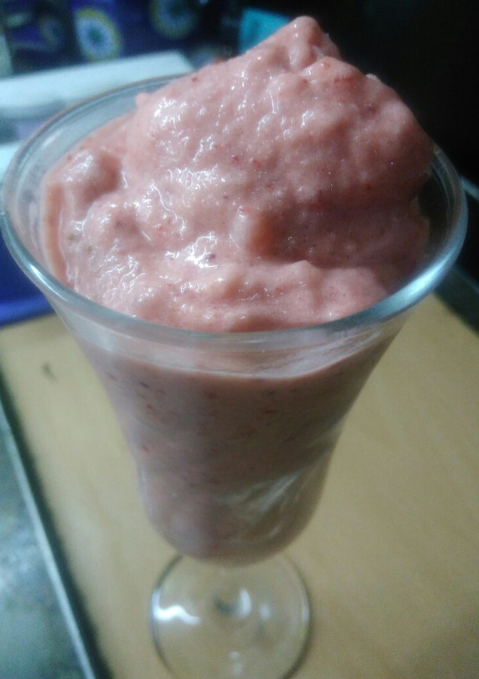 Una foto de Smoothie frutal 🍌🍓🍑sin azúcar ni lácteos