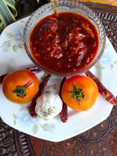मोमो की चटनी(momo ki chutney recipe in hindi) रेसिपी मुख्य फोटो
