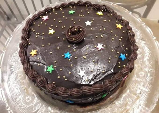 Eggless Double Layered Chocolate Truffle Cake