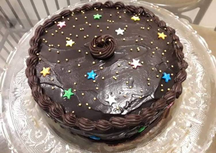 Simple Way to Prepare Award-winning Eggless Double Layered Chocolate Truffle Cake