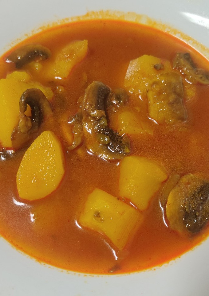 Una foto de Guiso de patata y champiñones