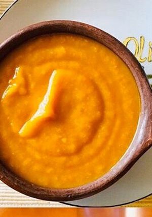 Una foto de Crema de zapallo camote