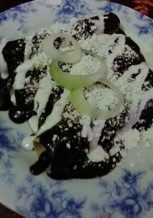 Una foto de Enmoladas de pollo