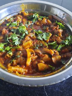 बटर मशरूम (Butter Mushroom Recipe In Marathi) रेसिपी चे मुख्य फोटो