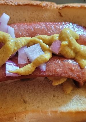 A picture of Basic hot dog.