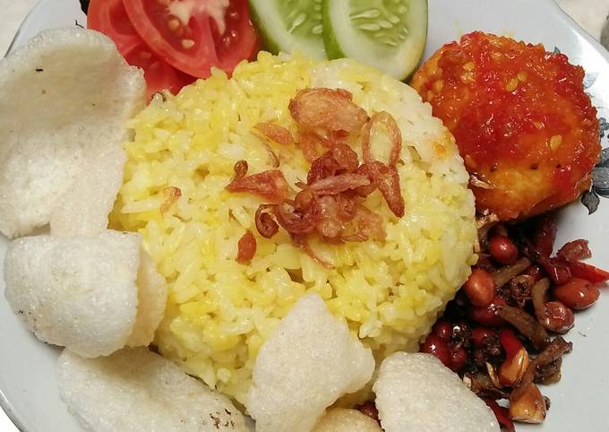 Resep Nasi Kuning Gurih Magicom Oleh Siti Fajar Wulandari Cookpad