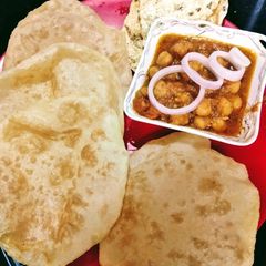 A picture of Chole Batora.