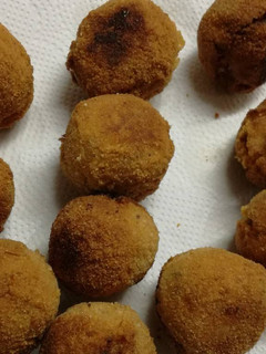 Una foto de Bolitas de arroz con sorpresa