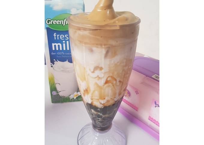 Cara Gampang Menyiapkan Brown Sugar Boba with Fresh Milk and Dalgona Coffe Anti Gagal