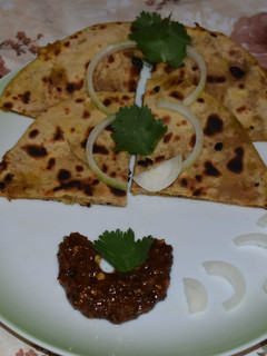 A picture of Onion paratha.