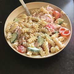 A picture of Easy pasta for lunch boxes or hot summer evening dinner :).
