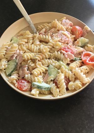 A picture of Easy pasta for lunch boxes or hot summer evening dinner :).