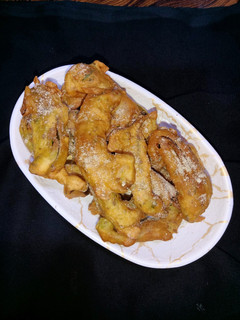शिमला मिर्च के पकौड़े (Shimla mirch ke Pakode recipe in hindi) रेसिपी मुख्य फोटो