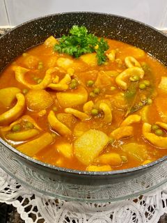 Una foto de Patatas con calamares