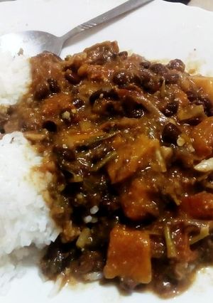 A picture of Njahi Curry.