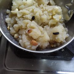 A picture of Suji ka halwa.
