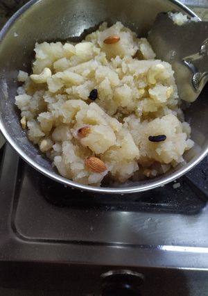 A picture of Suji ka halwa.