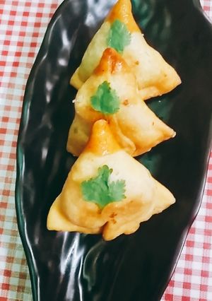 समोसा (Samosa recipe in hindi) रेसिपी मुख्य फोटो