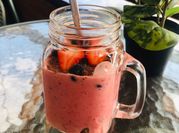 Una foto de smoothies de fresa