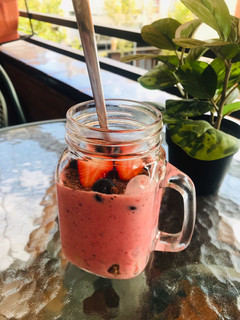 Una foto de Smoothie de fresa 🍓 y plátano 🍌