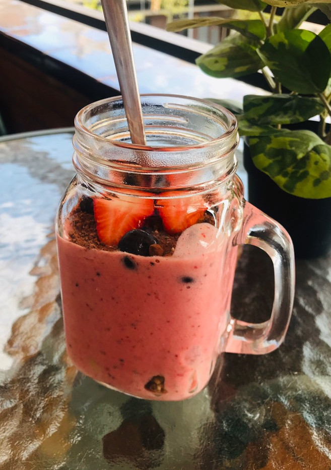 Una foto de Smoothie de fresa 🍓 y plátano 🍌
