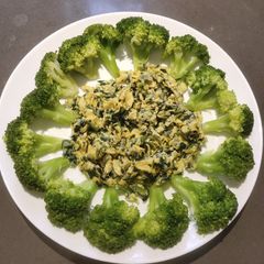 A picture of Spinach with Eggs.