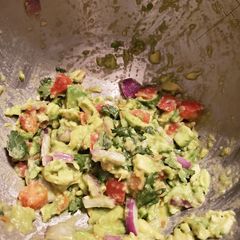 A picture of Le Guacamole Est Très Vert.