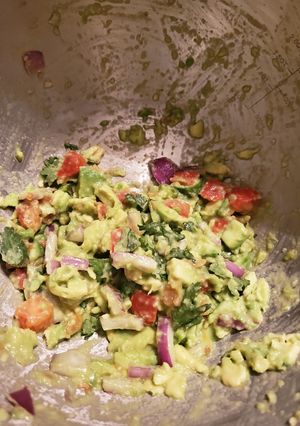 A picture of Le Guacamole Est Très Vert.