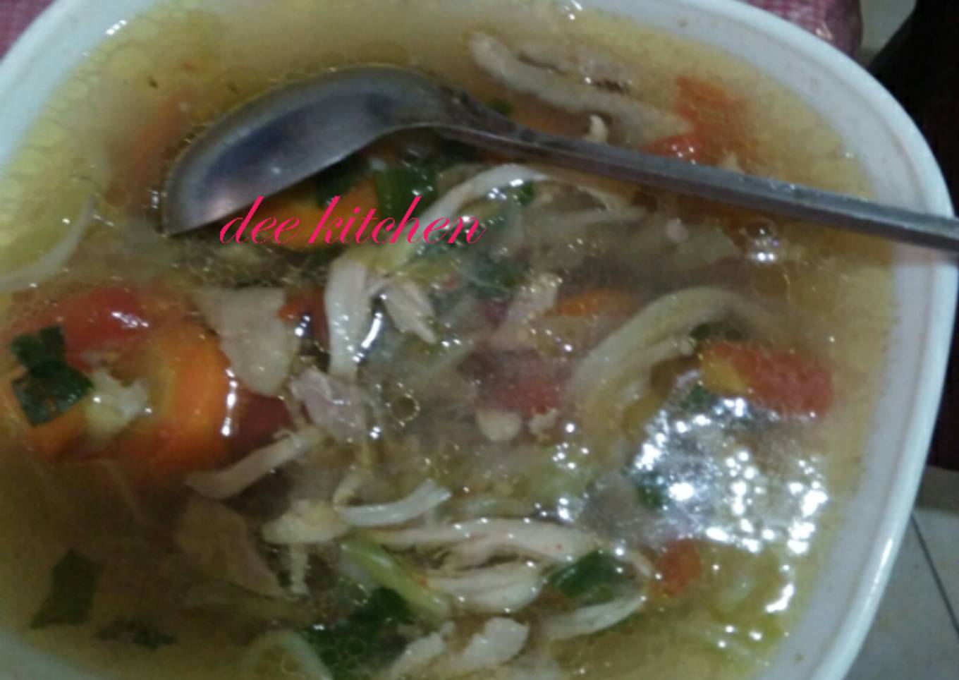 Sop ayam suwir