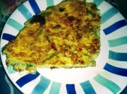 Una foto de omelette con atún