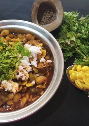 पडवळ डाळींब्यांची भाजी (padval dalibyachi bhaji recipe in marathi) रेसिपी चे मुख्य फोटो