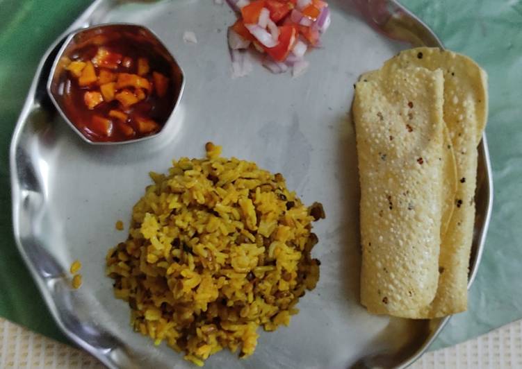 How to Make Speedy Moong Dal Khichdi