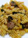 Rotini with sausage and apples