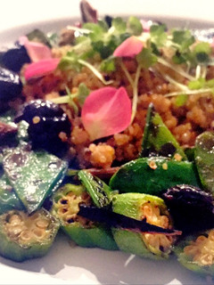 Una foto de Salteado de quinoa crujiente