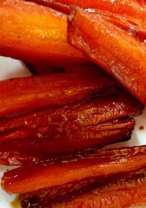 A picture of My Sweet and Sticky Carrots 😃.