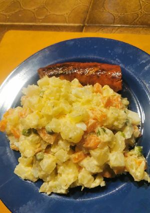 Una foto de Ensalada de papas con chorizo artesanal