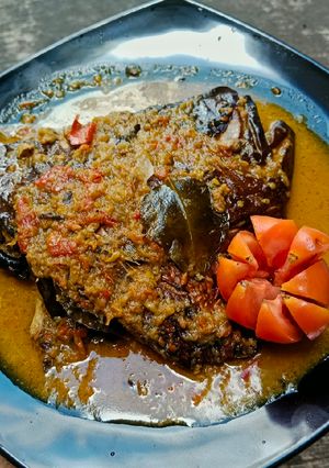 Foto resep 48. Kepala Ikan Asap Kuah Kuning