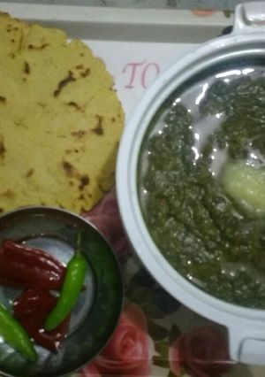 A picture of Sarso ka Saag.