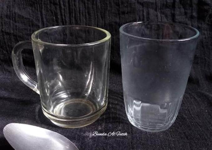Takaran air menggunakan gelas