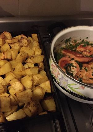 Una foto de Pollo a la Provenzal con papas a la mostaza