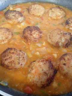 Una foto de Albóndigas de cocido en salsa de tomate