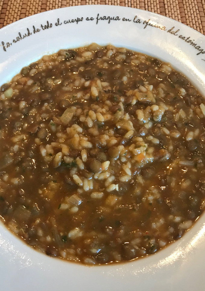 Una foto de Lentejas con arroz