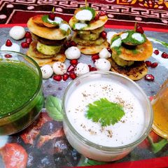 A picture of Samak aloo tikki patties.
